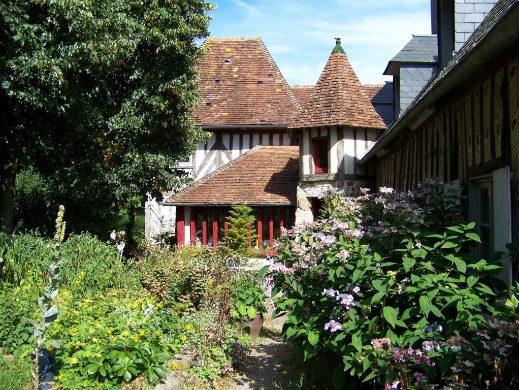 ปอมเนียล เดอ ลา เอริสซอนนิแยร์ Bed & Breakfast Saint-Aubin-de-Bonneval ภายนอก รูปภาพ