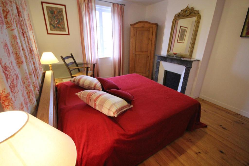 ปอมเนียล เดอ ลา เอริสซอนนิแยร์ Bed & Breakfast Saint-Aubin-de-Bonneval ห้อง รูปภาพ
