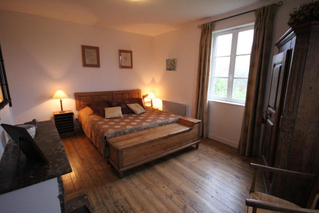 ปอมเนียล เดอ ลา เอริสซอนนิแยร์ Bed & Breakfast Saint-Aubin-de-Bonneval ห้อง รูปภาพ