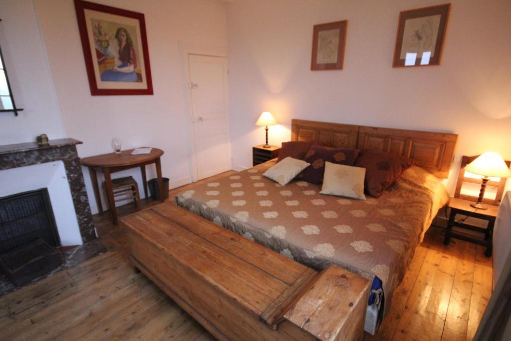 ปอมเนียล เดอ ลา เอริสซอนนิแยร์ Bed & Breakfast Saint-Aubin-de-Bonneval ห้อง รูปภาพ