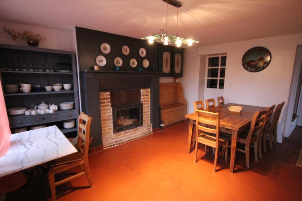 ปอมเนียล เดอ ลา เอริสซอนนิแยร์ Bed & Breakfast Saint-Aubin-de-Bonneval ห้อง รูปภาพ