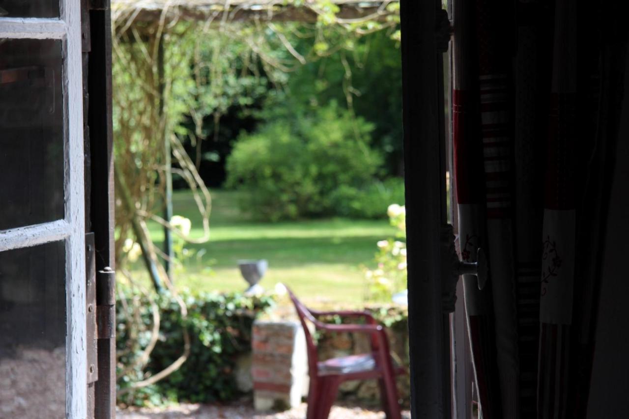 ปอมเนียล เดอ ลา เอริสซอนนิแยร์ Bed & Breakfast Saint-Aubin-de-Bonneval ภายนอก รูปภาพ