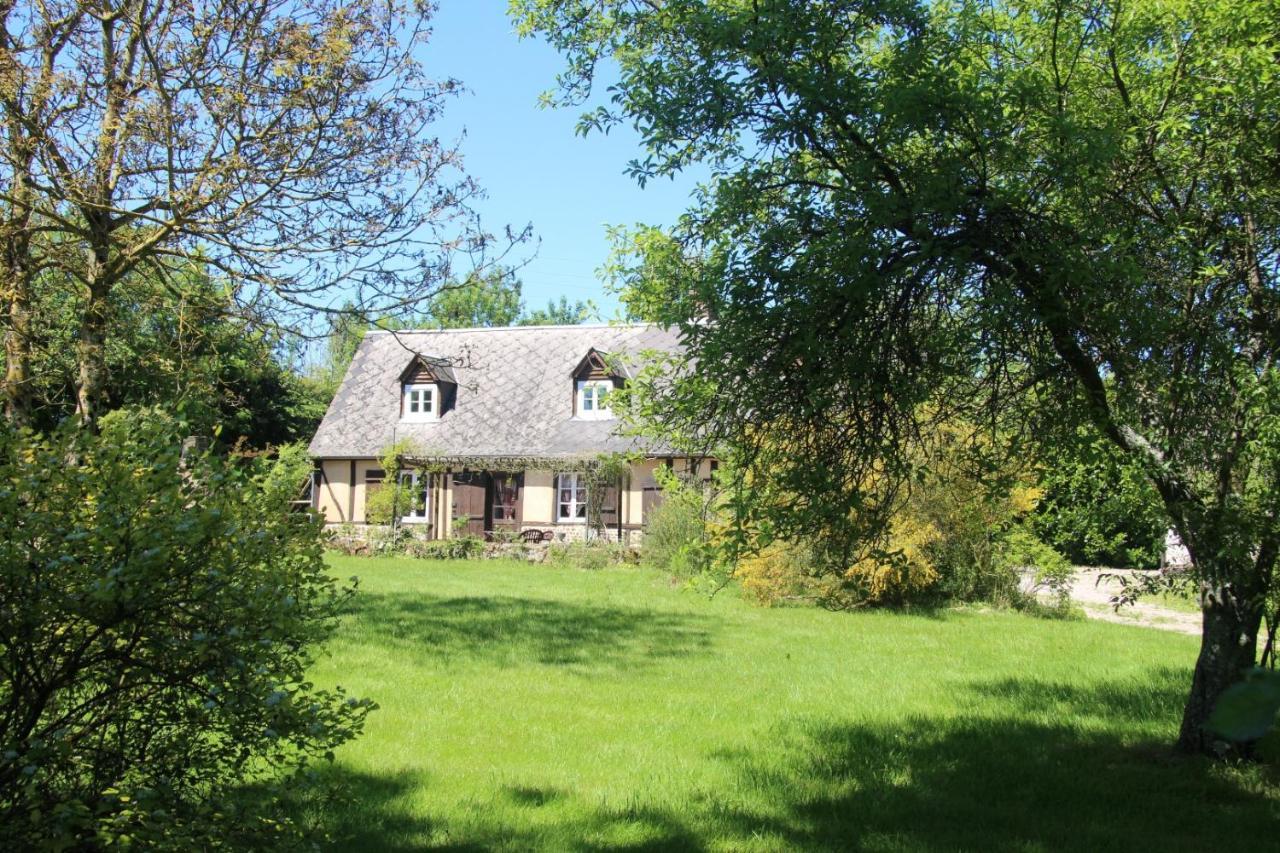 ปอมเนียล เดอ ลา เอริสซอนนิแยร์ Bed & Breakfast Saint-Aubin-de-Bonneval ภายนอก รูปภาพ
